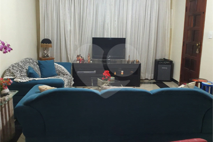 Sobrado à venda com 3 quartos, sendo 1 suíte, em Tremembé, São Paulo, SP