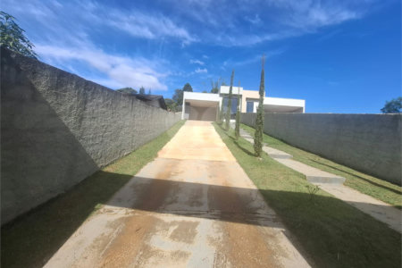 Casa à venda com 3 quartos, sendo 1 suíte, em Estância Comandante Barros, Jarinu, SP