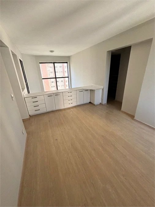 Apartamento à venda ou para alugar com 1 suíte em Vila Suzana, São Paulo, SP