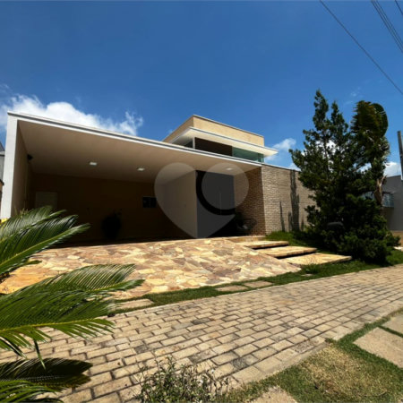 Casa à venda com 3 suítes no condomínio Portal dos Pinheiros, Itapetininga - SP