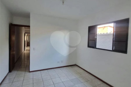 Casa à venda com 3 quartos, sendo 1 suíte, em Jardim Arpoador, São Paulo, SP