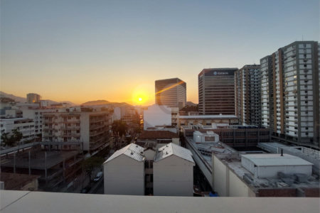 Cobertura à venda com 3 quartos, sendo 2 suítes,  em Maracanã, Rio de Janeiro, RJ