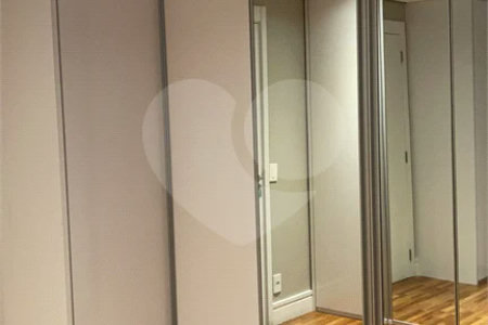 Apartamento na Mooca com 204 m² com vista maravilhosa, sendo 3 suítes e 4vagas.