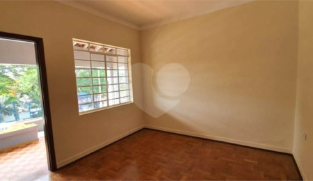Casa à venda com 2 quartos no Centro, Vinhedo, SP