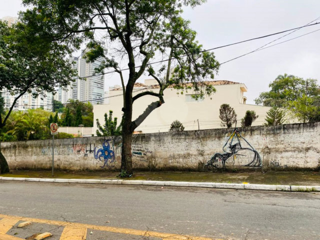 Terreno à venda em Campo Belo, São Paulo, SP