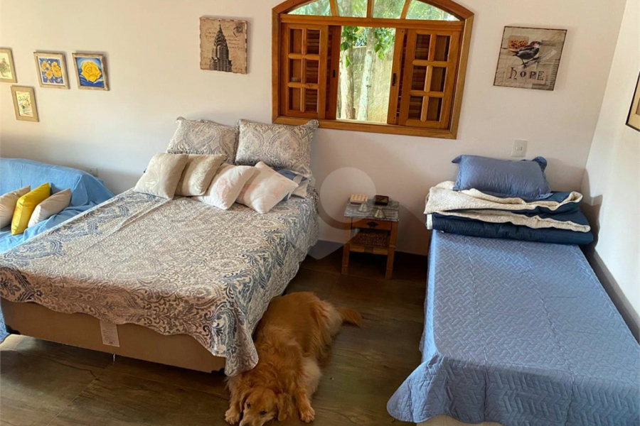 Casa à venda com 3 quartos, sendo 1 suíte, no condomínio Associação Reserva das Hortênsias, Mairiporã - SP