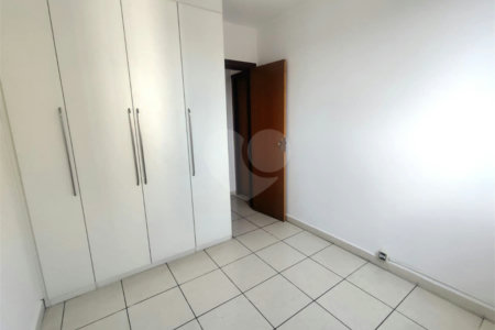 Apartamento à venda com 2 quartos em Sítio Pinheirinho, São Paulo, SP