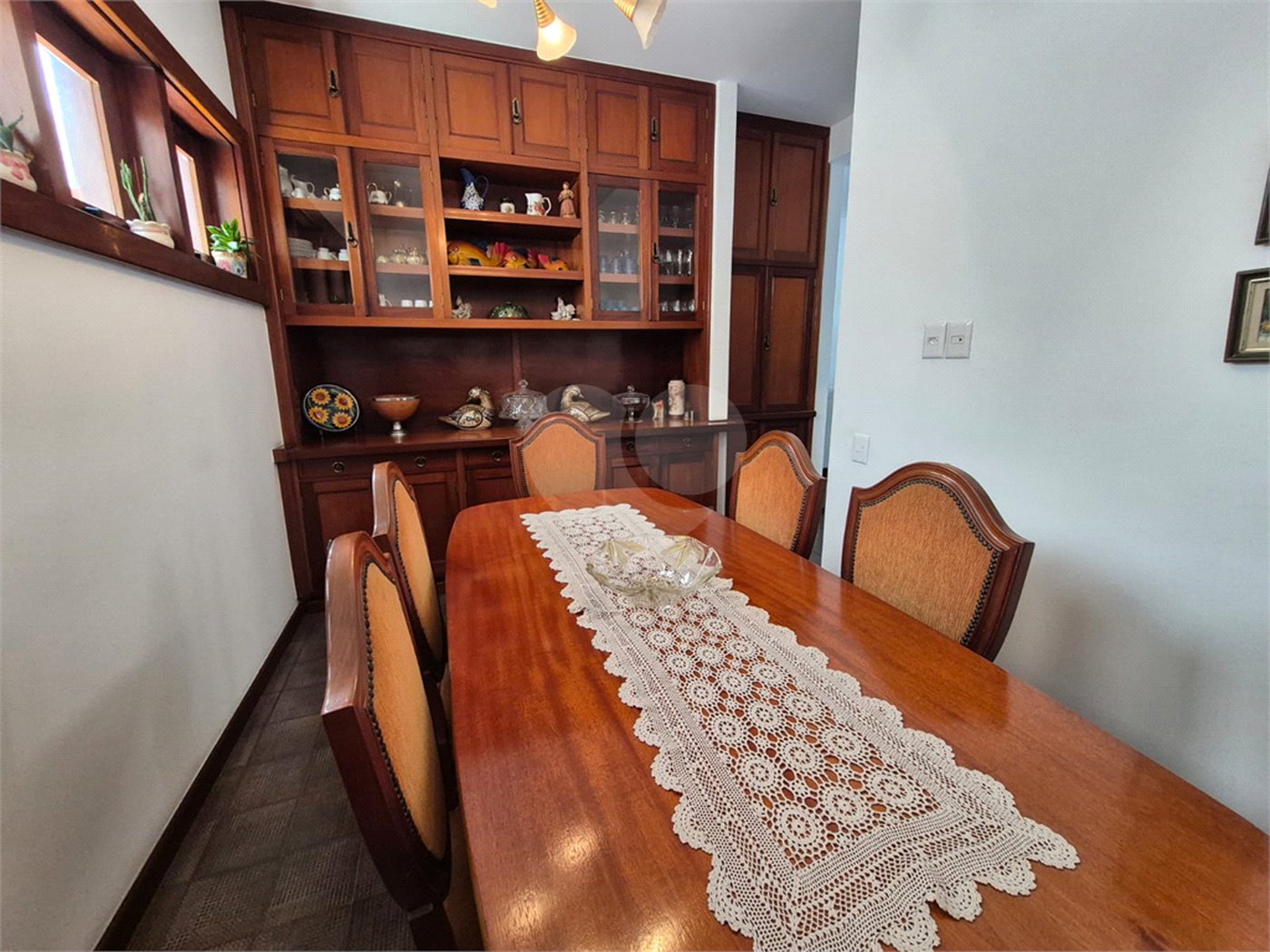 Casa de Vila à venda ou para alugar com 4 quartos, sendo 2 suítes,  em Jardim Leonor, São Paulo, SP