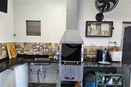 Casa à venda com 3 quartos, sendo 2 suítes, no condomínio Vinhas da Vista Alegre - Lado Café, Vinhedo - SP