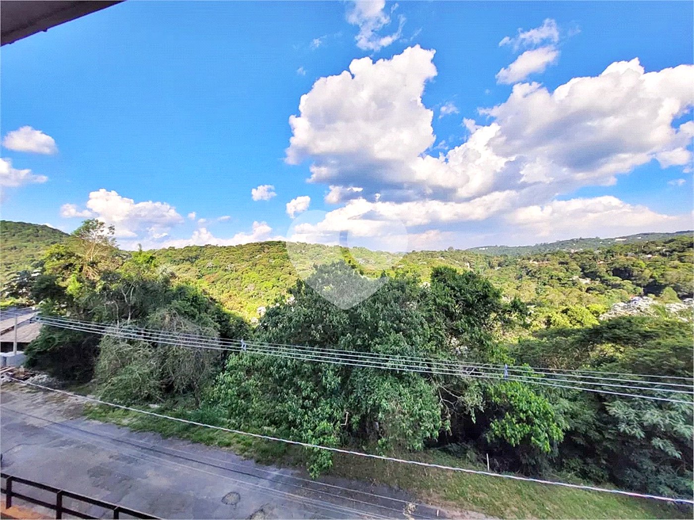 Casa à venda ou para alugar com 7 quartos, sendo 5 suítes, no condomínio Sausalito, Mairiporã - SP
