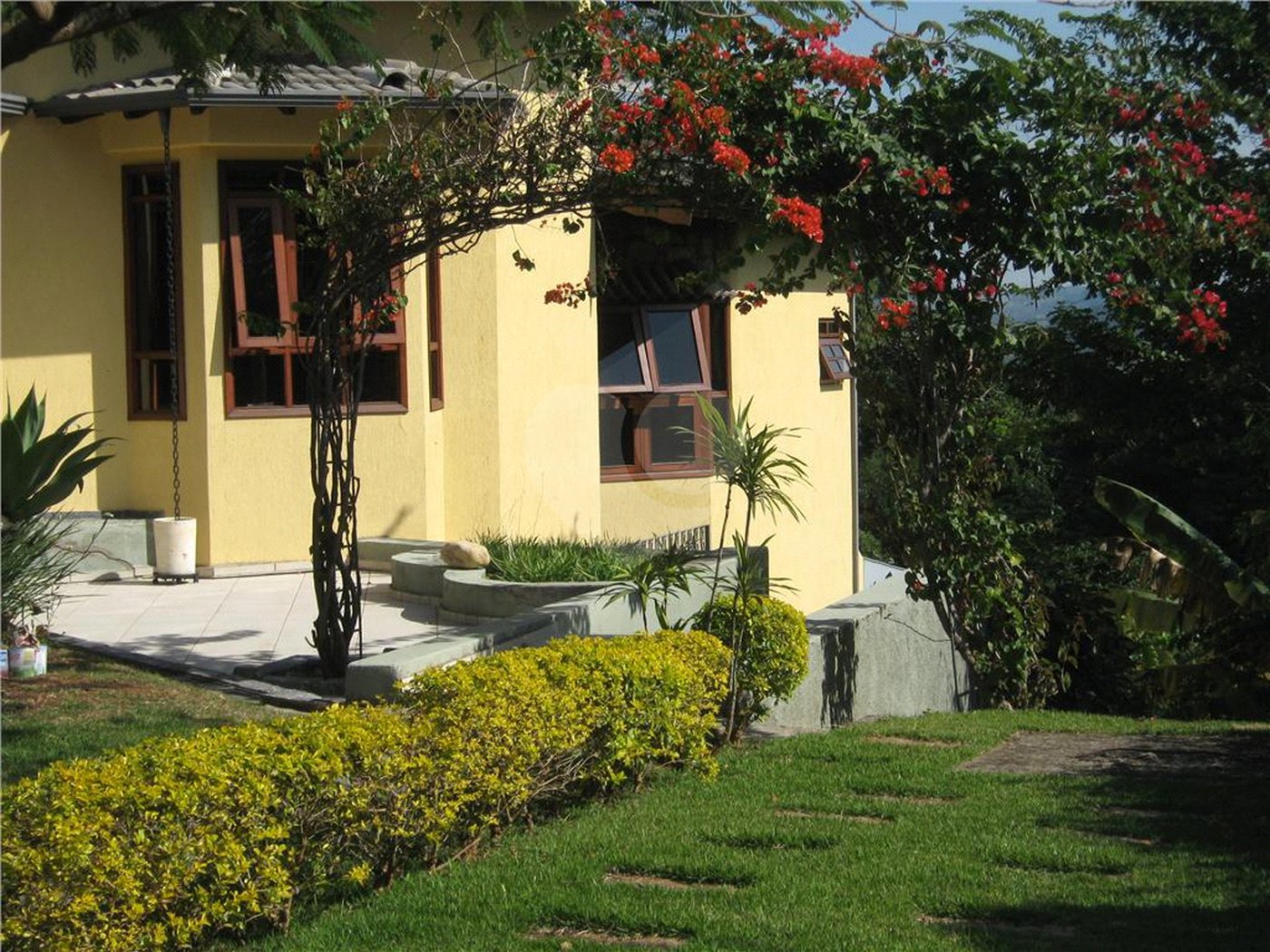 Casa à venda com 4 quartos, sendo 2 suítes, no condomínio Estância Marambaia, Vinhedo - SP