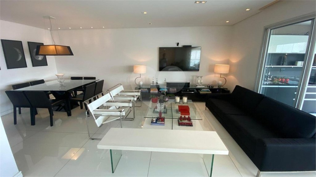 Apartamento à venda com 3 suítes em Vila Romana, São Paulo, SP