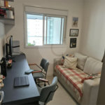 Oportunidade na Vila Leopoldina!! Apartamento com dois dormitórios, sendo uma suíte, dois banheiros, e com duas vagas.