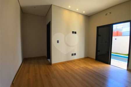 Casa à venda com 2 quartos, sendo 1 suíte, no condomínio Terras de São Francisco, Sorocaba - SP