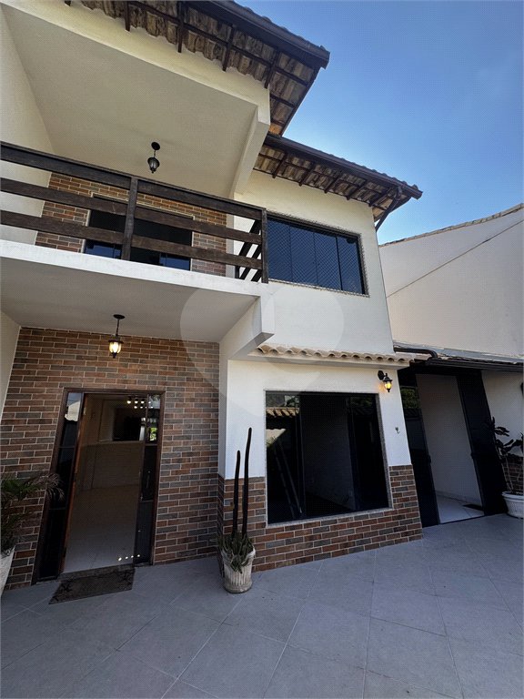 Casa à venda com 3 quartos, sendo 1 suíte, no condomínio Village da Posse, Rio de Janeiro - RJ