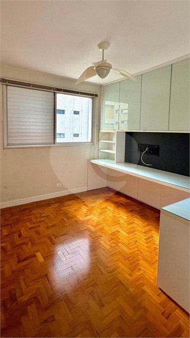 Apartamento à venda com 3 quartos, sendo 1 suíte,  em Moema, São Paulo, SP