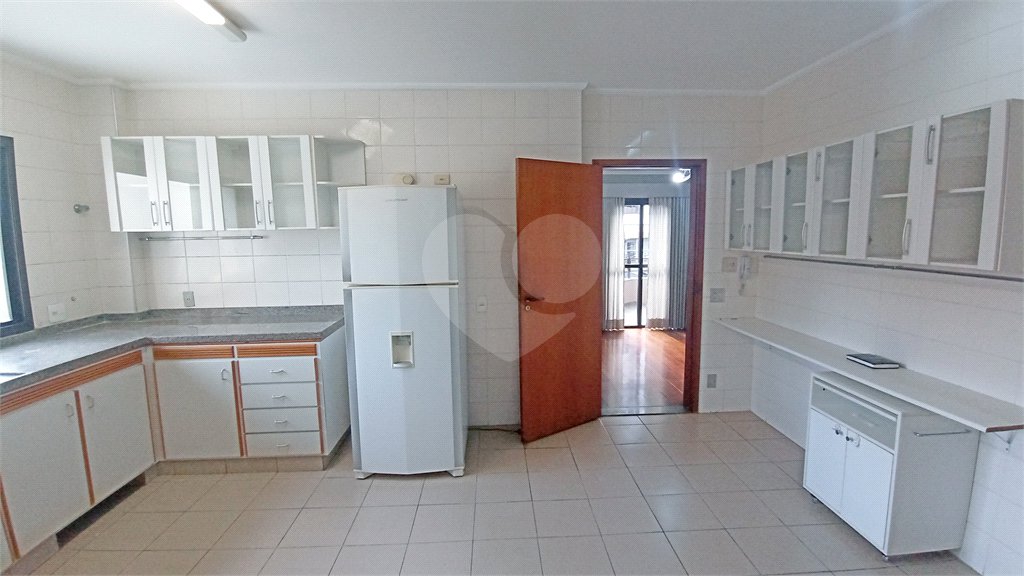 Apartamento à venda com 3 suítes no Centro, Vinhedo, SP