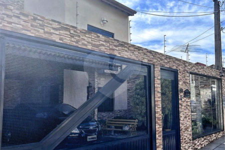 Sobrado à venda com 3 quartos, sendo 1 suíte,  em Jardim Modelo, Suzano, SP