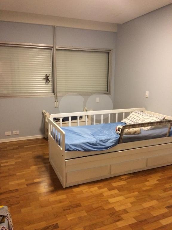 Apartamento à venda com 4 quartos, sendo 2 suítes, em Jardim América, São Paulo, SP