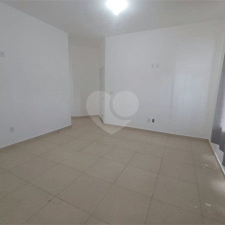 Casa à venda com 3 quartos, sendo 2 suítes, no condomínio Sollaris, Araraquara - SP