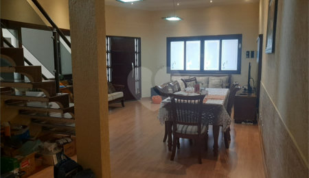 Casa à venda com 3 quartos, sendo 1 suíte,  em Residencial Colinas, Mogi das Cruzes, SP