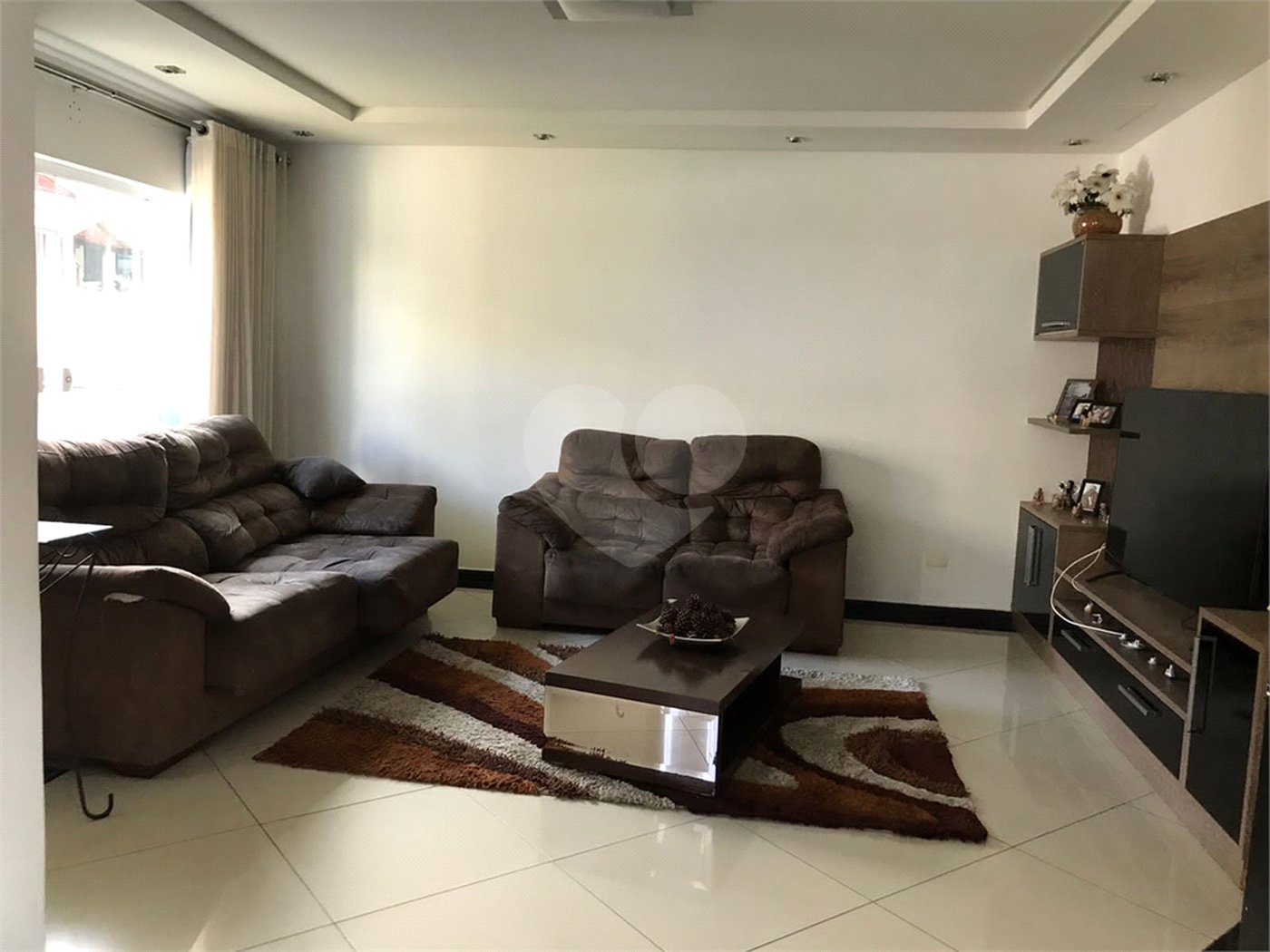 Casa à venda com 4 suítes no condomínio Aruã, Mogi das Cruzes - SP