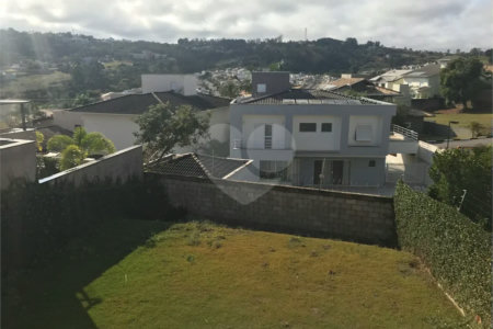 Casa assobradada à venda no Jardim Panorama – Vinhedo/SP