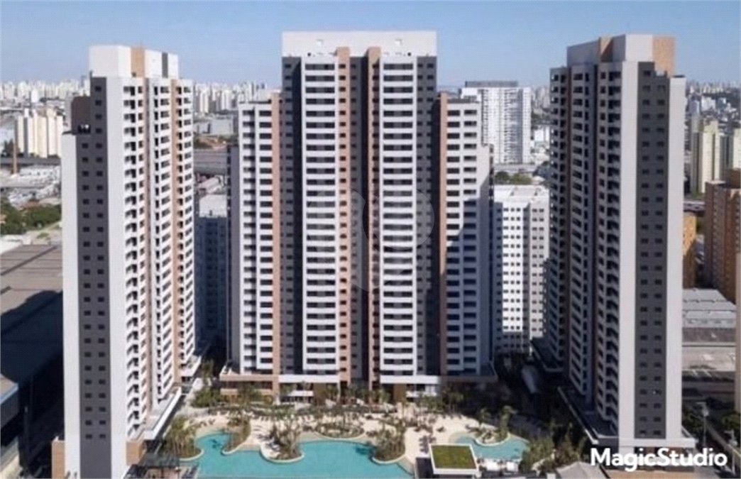 Apartamento com 57m², 2 dormitórios, sendo 1 suíte, 1 vaga, à venda no Brás.