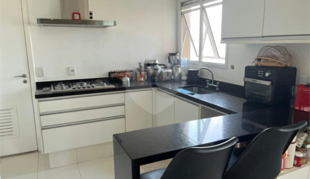 Apartamento à venda com 3 suítes em Jardim Monte Kemel, São Paulo, SP
