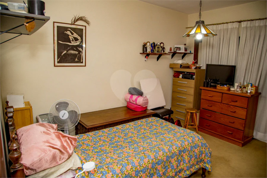 Casa à venda com 7 quartos, sendo 1 suíte, em Jardim Paulistano, São Paulo, SP