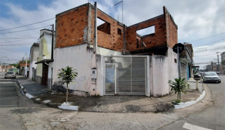 Sobrado à venda com 2 quartos, sendo 1 suíte,  em Vila Urupês, Suzano, SP