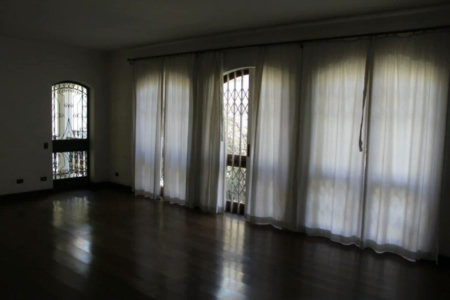 Casa Térrea à venda ou para alugar com 6 suítes em Vila Tramontano, São Paulo, SP