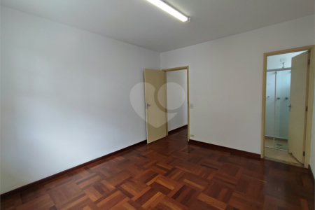 Casa para alugar com 4 quartos, sendo 2 suítes, no condomínio Comendador Elias Zarzur, São Paulo - SP
