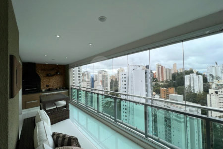 Apartamento à venda com 3 suítes em Vila Andrade, São Paulo, SP