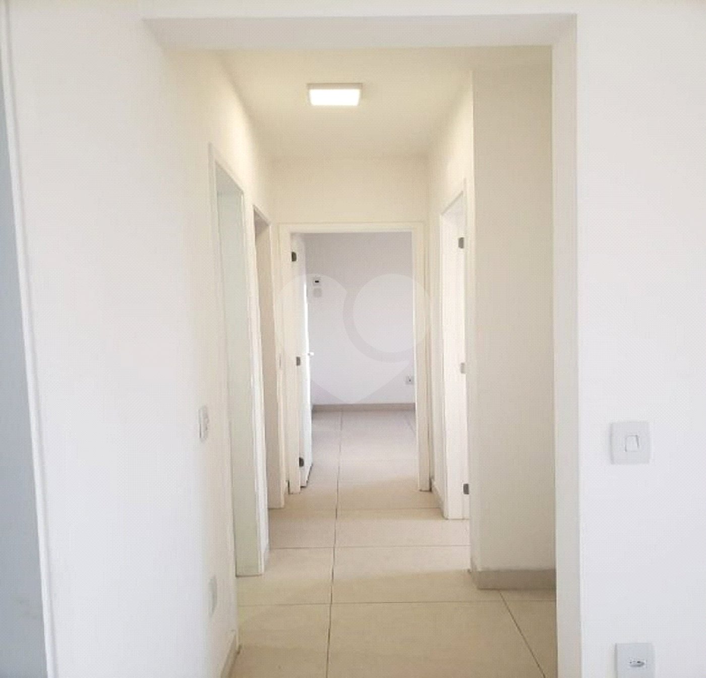 Apartamento à venda com 3 quartos, sendo 1 suíte,  em Jardim Emília, Sorocaba, SP