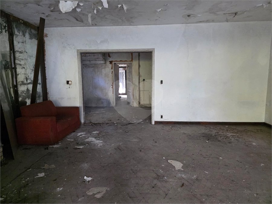 Casa à venda com 4 quartos, sendo 1 suíte, em Indianópolis, São Paulo, SP