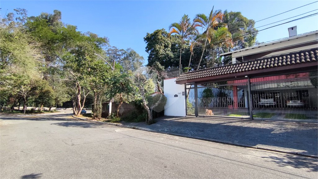 Sobrado à venda com 4 quartos, sendo 2 suítes, em Interlagos, São Paulo, SP