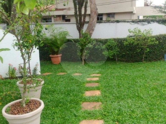 Sobrado à venda com 5 quartos, sendo 2 suítes,  em Butantã, São Paulo, SP