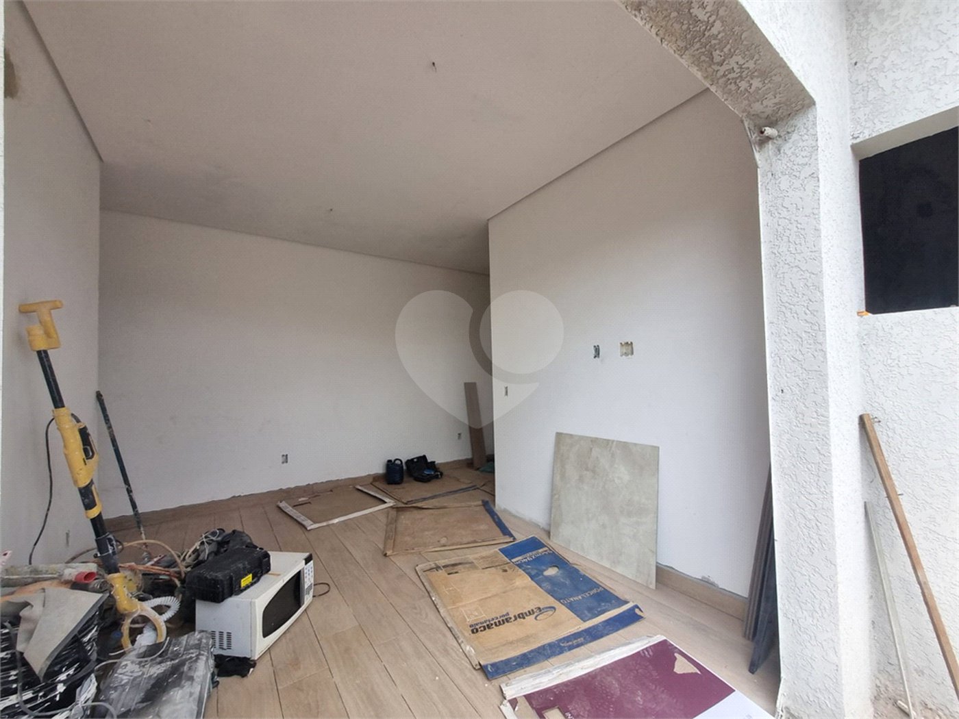 Casa à venda com 3 quartos, sendo 1 suíte, no condomínio Reserva Ipanema I, Sorocaba - SP