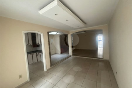 Casa à venda com 3 quartos, sendo 1 suíte, em Vila Boaventura, Jundiaí, SP