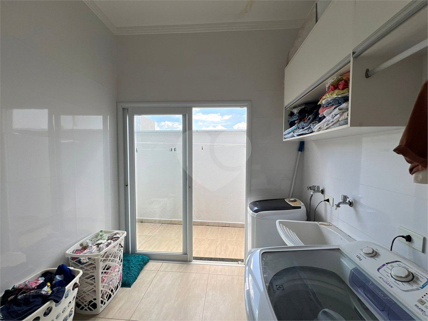 Casa à venda com 3 quartos, sendo 1 suíte,  no condomínio Golden Park Residence, Sorocaba - SP