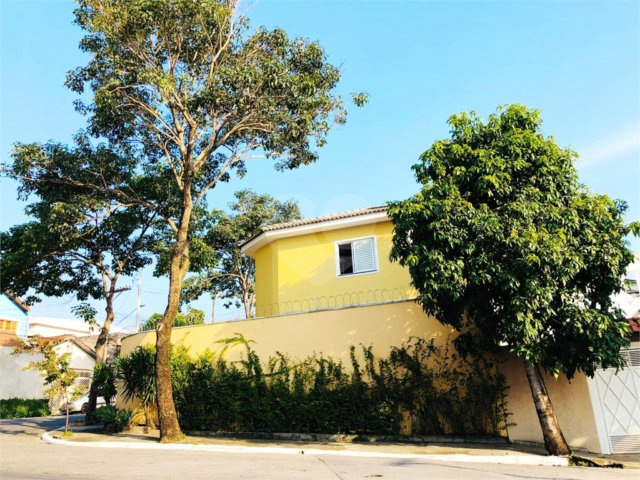 Sobrado à venda com 3 quartos, sendo 1 suíte,  em Campo Grande, São Paulo, SP