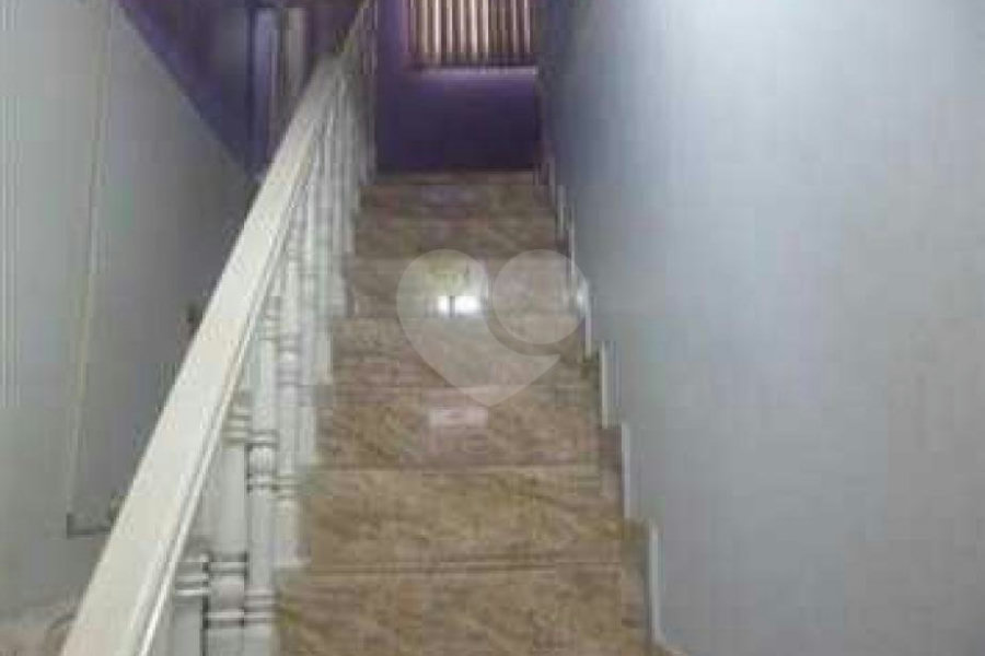Casa à venda com 2 quartos, sendo 1 suíte, no condomínio Travessa Carmem Lúcia Carneiro,88, São Paulo - SP