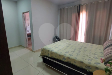 Casa à venda com 4 quartos, sendo 1 suíte, em Terra da Uva, Louveira, SP