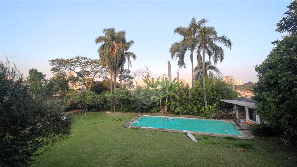 Casa Térrea à venda com 5 quartos, sendo 2 suítes, em Chácara Monte Alegre, São Paulo, SP