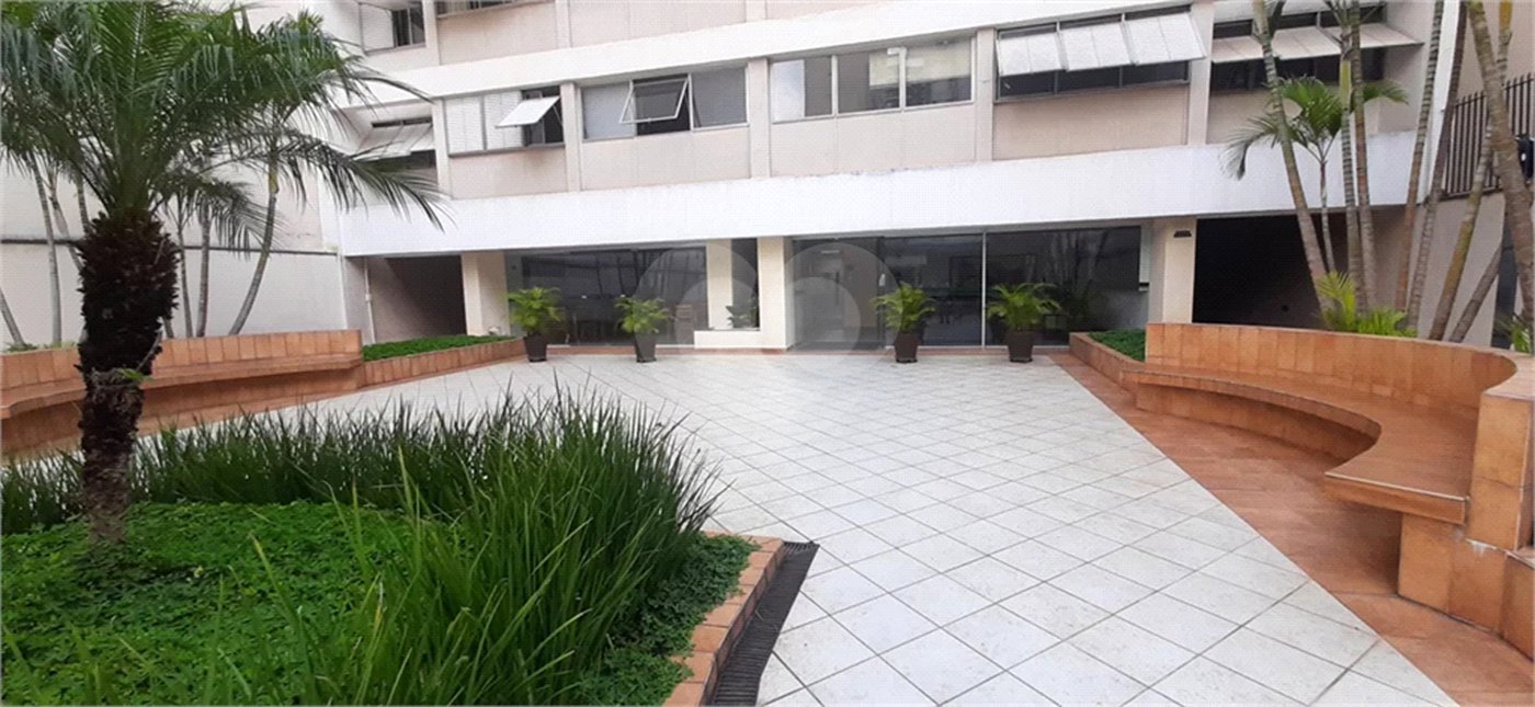 Apartamento de 2 quartos à venda perto do Metrô Paraíso! Excelente localização!
