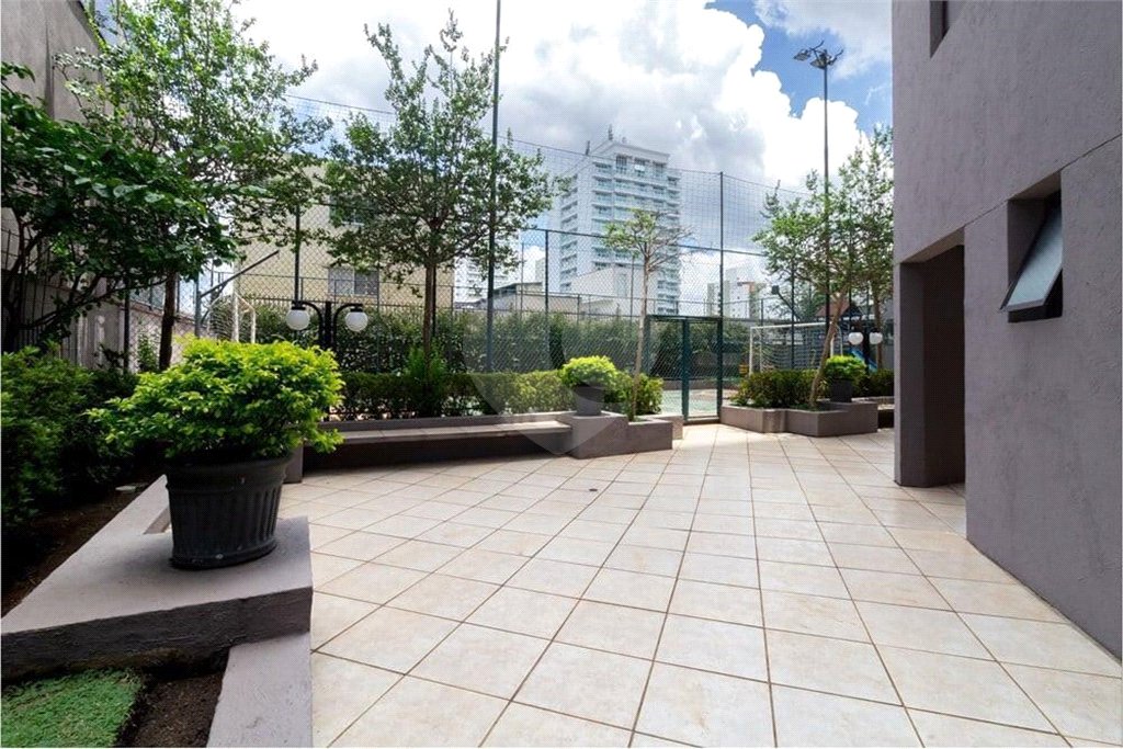 Apartamento à venda com 3 quartos, sendo 1 suíte, em Vila Hamburguesa, São Paulo, SP