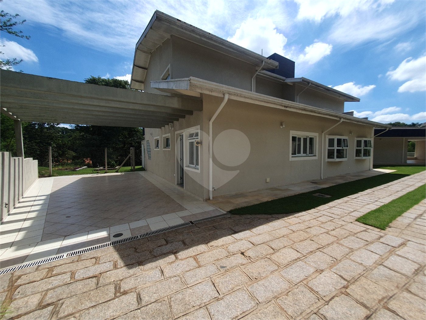 Casa à venda com 5 suítes no condomínio Vila Hípica I, Vinhedo - SP