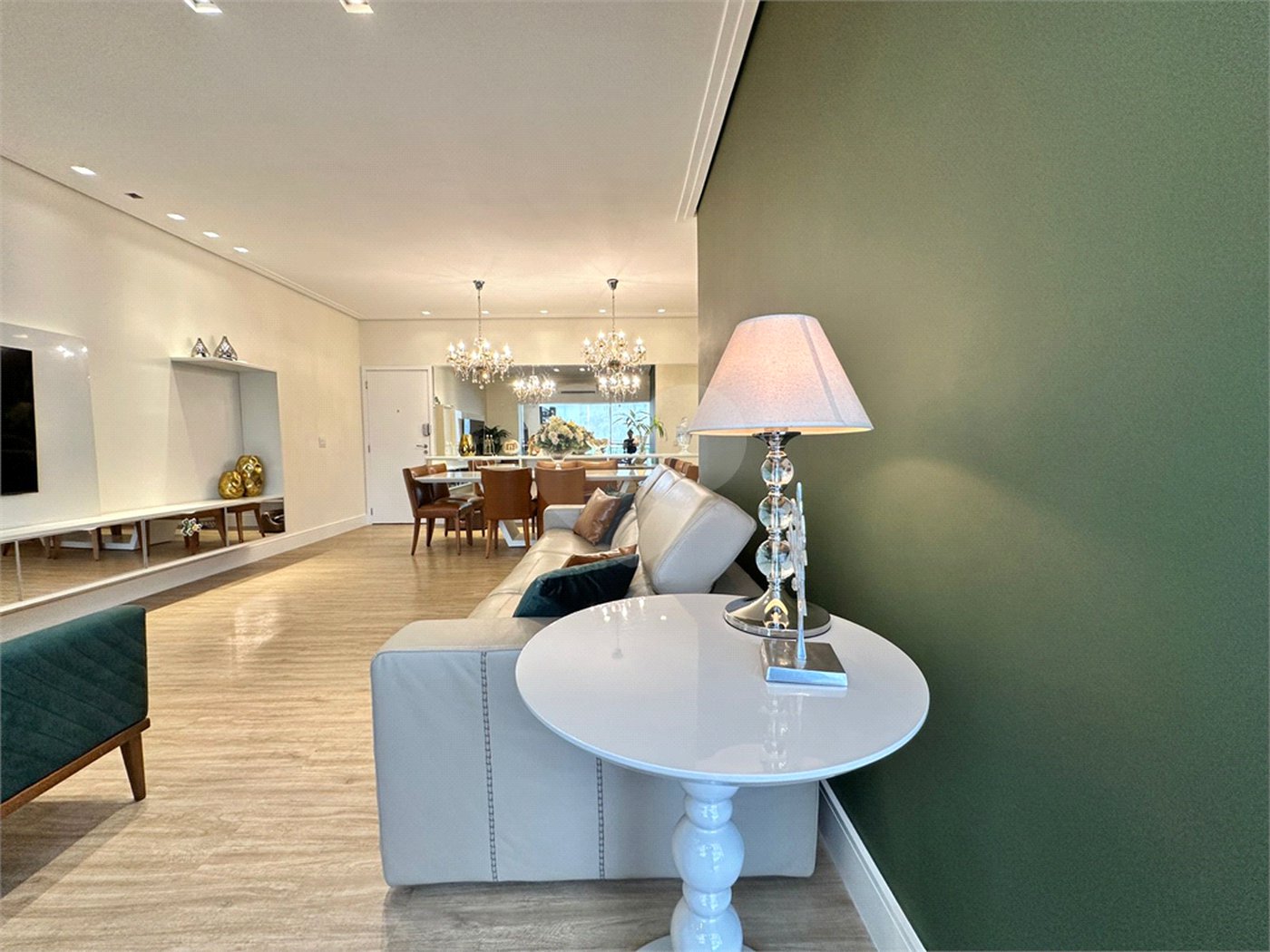 Apartamento à venda com 3 quartos, sendo 2 suítes, em Tremembé, São Paulo, SP