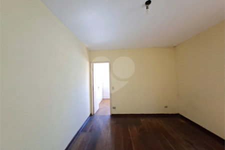 Sobrado à venda com 3 quartos, sendo 1 suíte,  em Jardim Esmeralda, São Paulo, SP